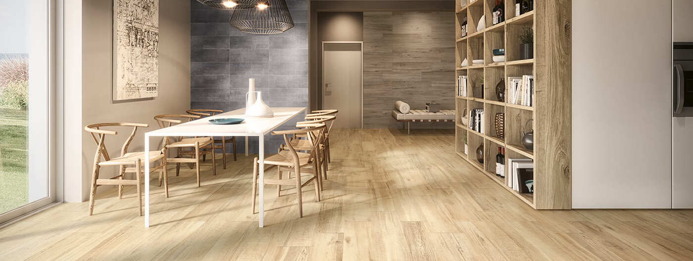 Holzoptikfliesen im Esszimmer